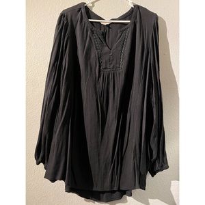 ‼️PRE-OWNED‼️ Women’s black blouse